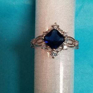 SS Gorgeous blue sapphire and Crystal 925 ring